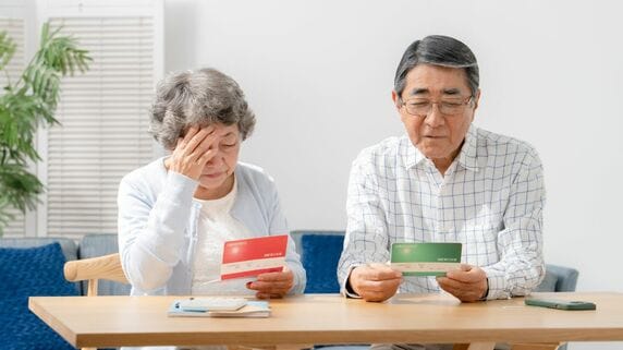 「ねんきん定期便と全然違うぞ！」…月16万円受け取れるはずが、なぜか2万円足りない謎。65歳“初めての年金”でハマった盲点
