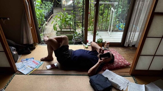 〈親の死＝収入ゼロ〉時計はロレックスでも“預金残高は7,000円”。“働かない53歳”が「自分には何もなかった」と気づいた“崩壊の朝”