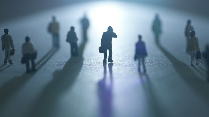 株暴落の噂で急ぎ売却、不況下で節約生活…合理的な行動のはずが、皆がやりはじめると全員不幸になる「合成の誤謬」ってなんだ？【経済評論家が解説】