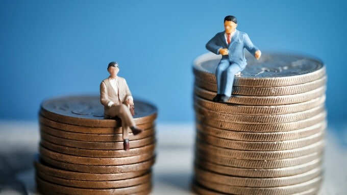 大企業サラリーマンの生涯賃金「役職あり」「役職なし」で大差も…万年平社員のルサンチマン「年金の差はしれている」の大いなる誤解