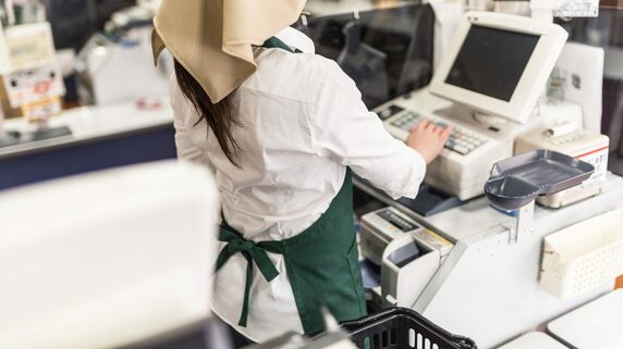 それでも私はフルタイムでは働けません…生活保護とバイトで生きる32歳女性、〈社会復帰〉への複雑な本音