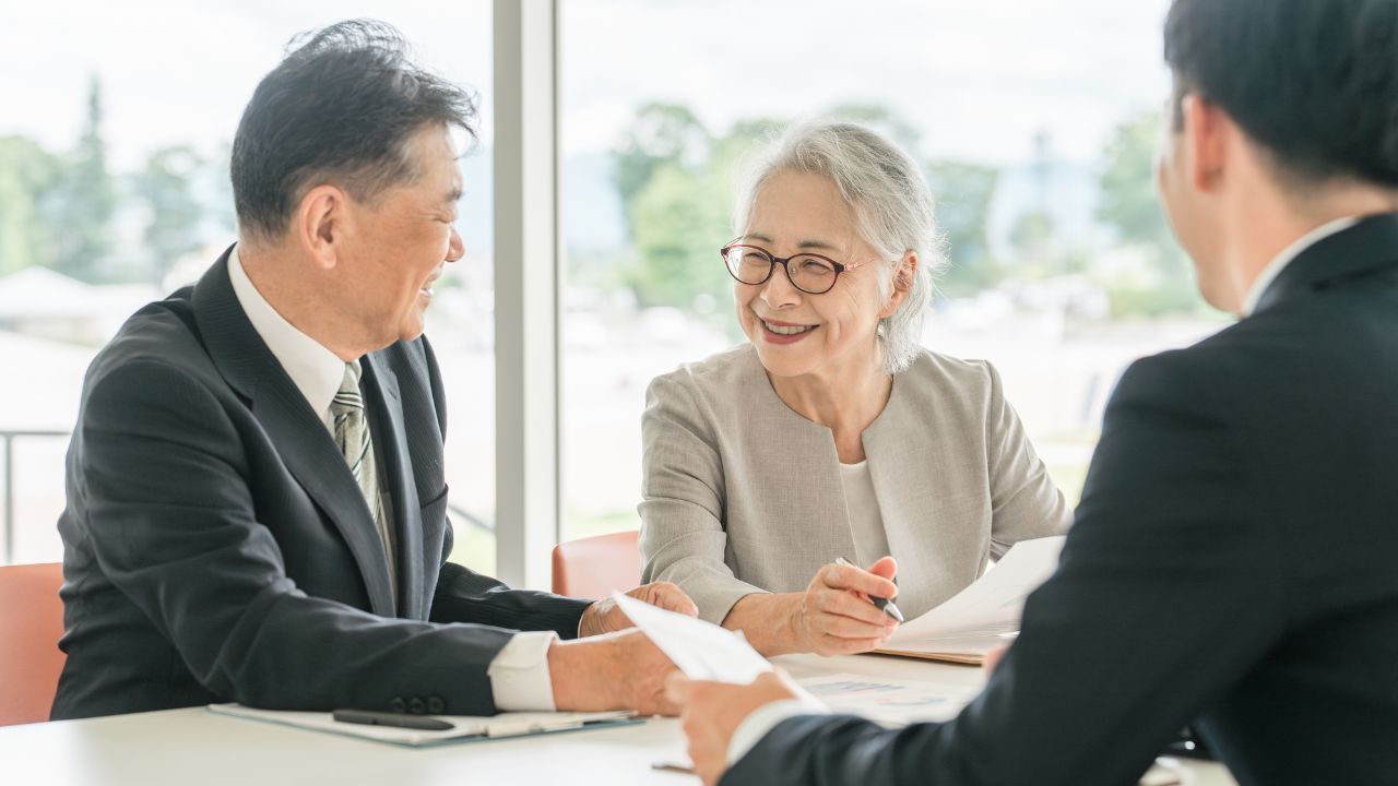 「最期くらい贅沢したい」全財産“8,000万円”をつぎ込んで、築古マイホームから高級老人ホームへ引っ越した80歳夫婦…入居1年後に起きた〈大惨事〉