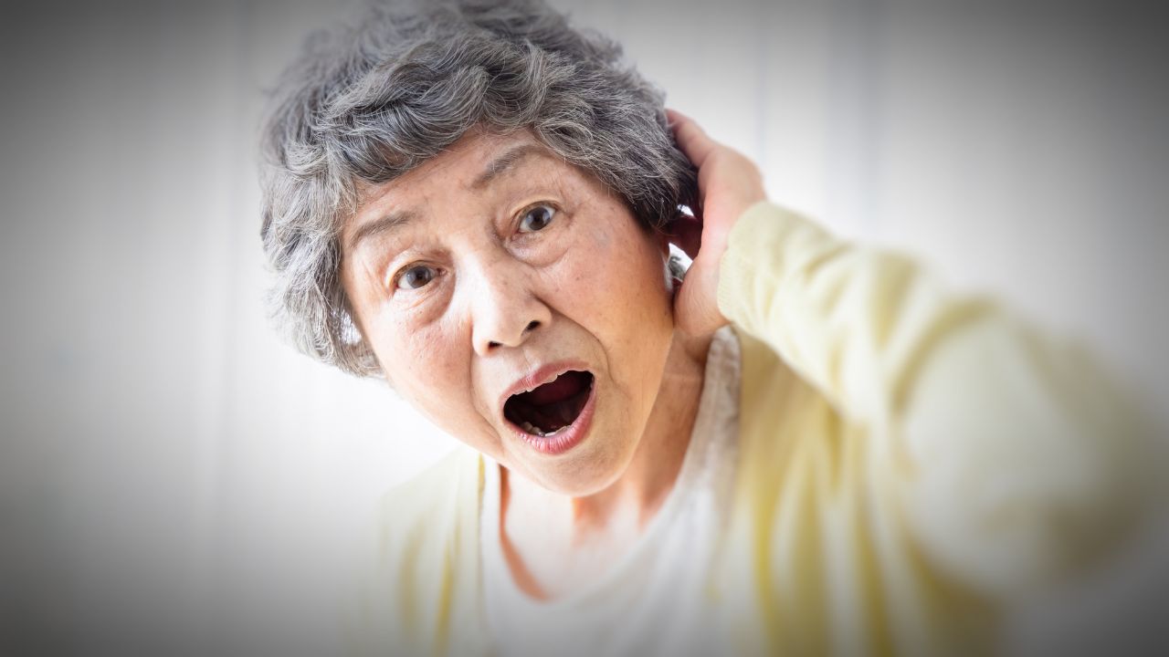 お母さん、ヒドイじゃないか！月収50万円・54歳の独身息子。職場のトラブル対応で深夜の帰宅、待ち構えていた79歳母が放った「残酷な一言」