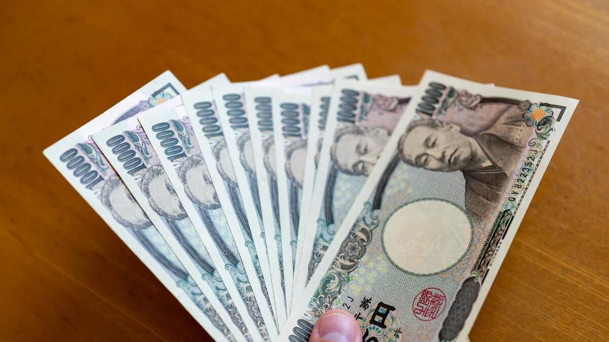 「いま、10万円もらえる」か「1年後、11万円もらえる」なら、どちらを選びますか？各年代の回答｜資産形成ゴールドオンライン