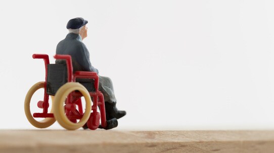 人格が変わってしまう…専門医が「前頭側頭型認知症」早期発見のポイントを解説