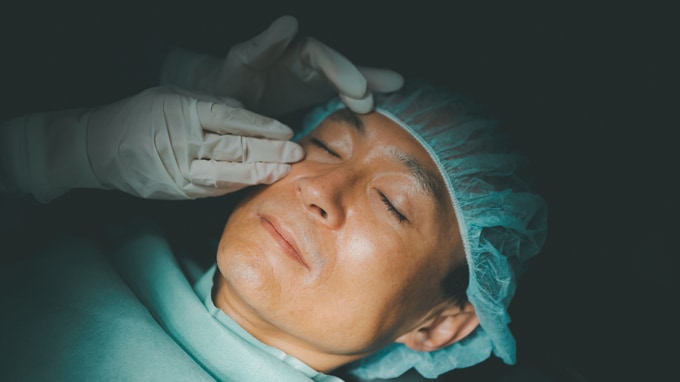 「怖い」はもう昔の話…「白内障手術」がほぼ痛くなく、10分で終わる本当の理由【現役眼科医が解説】