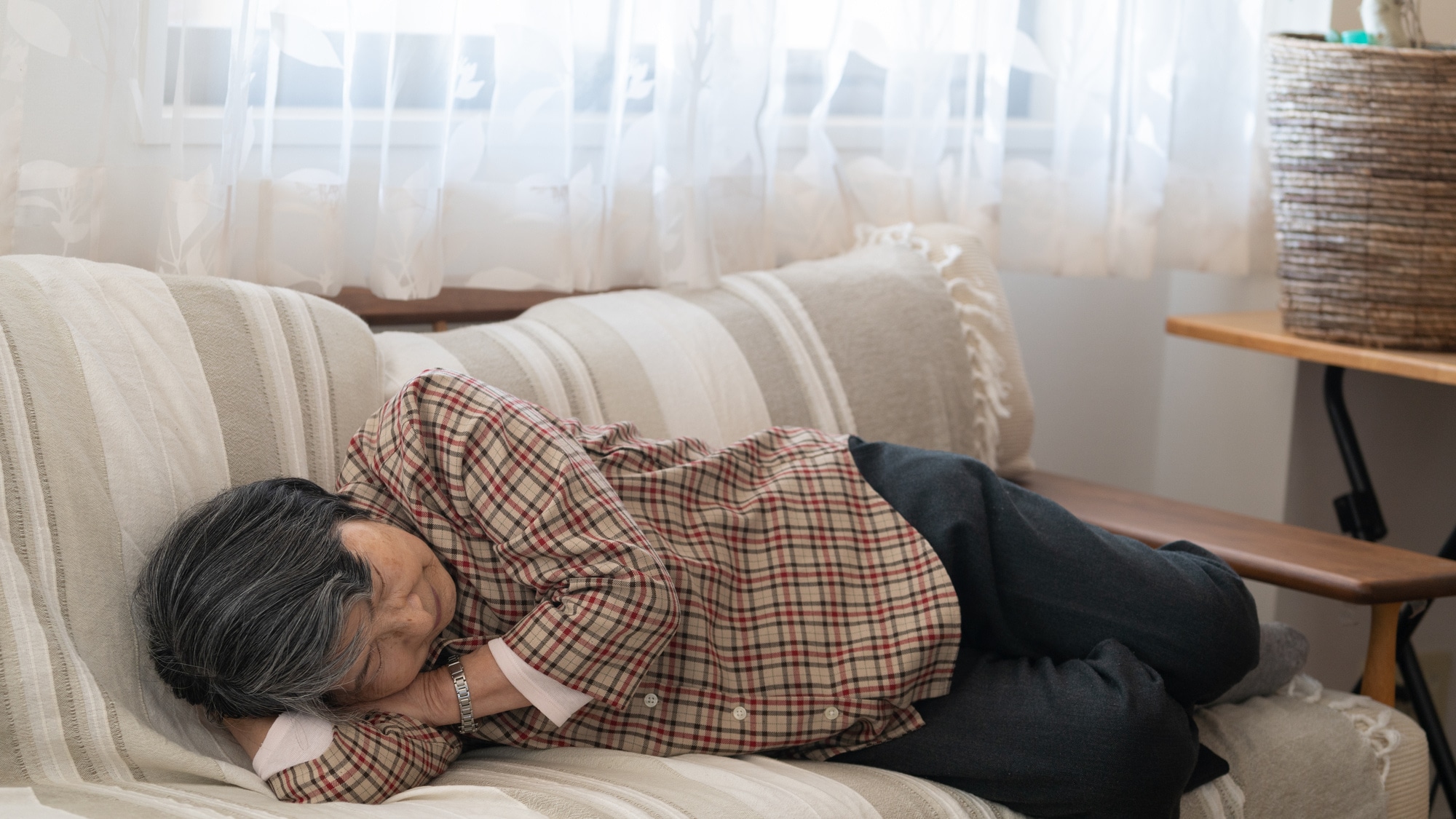 「お金も体力もギリギリ、だけど…」月11.5万円の年金で生活する76歳女性が、娘と孫からの〈シルバーウィークのお誘い〉をどうしても断れないワケ